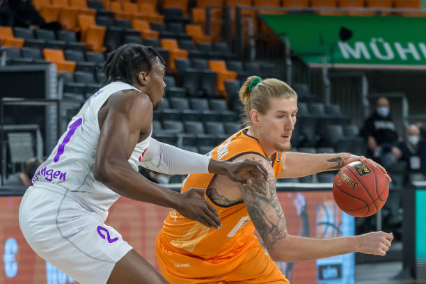 决定性影响 决定性影响