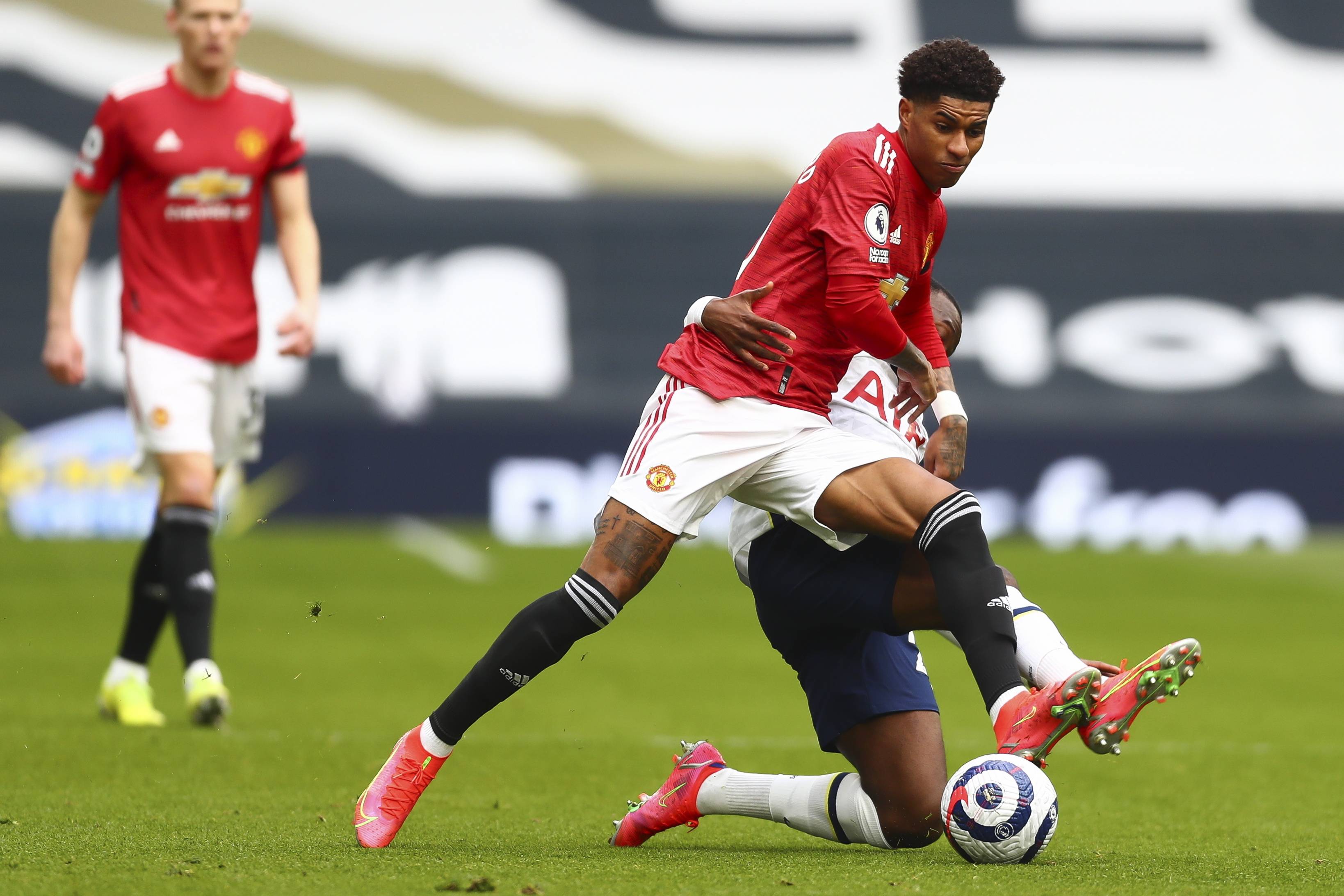 一名颇具潜 一名颇具潜